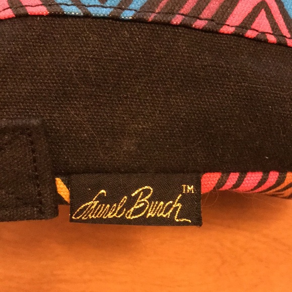 LAUREL BURCH Cat Print Crossbody Bag  Adjustable Strap Multicolor - Picture 6 of 16